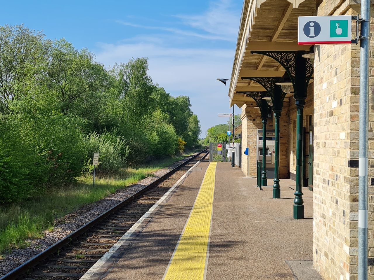 2025-05-01 08 Wickham Market Station.jpg