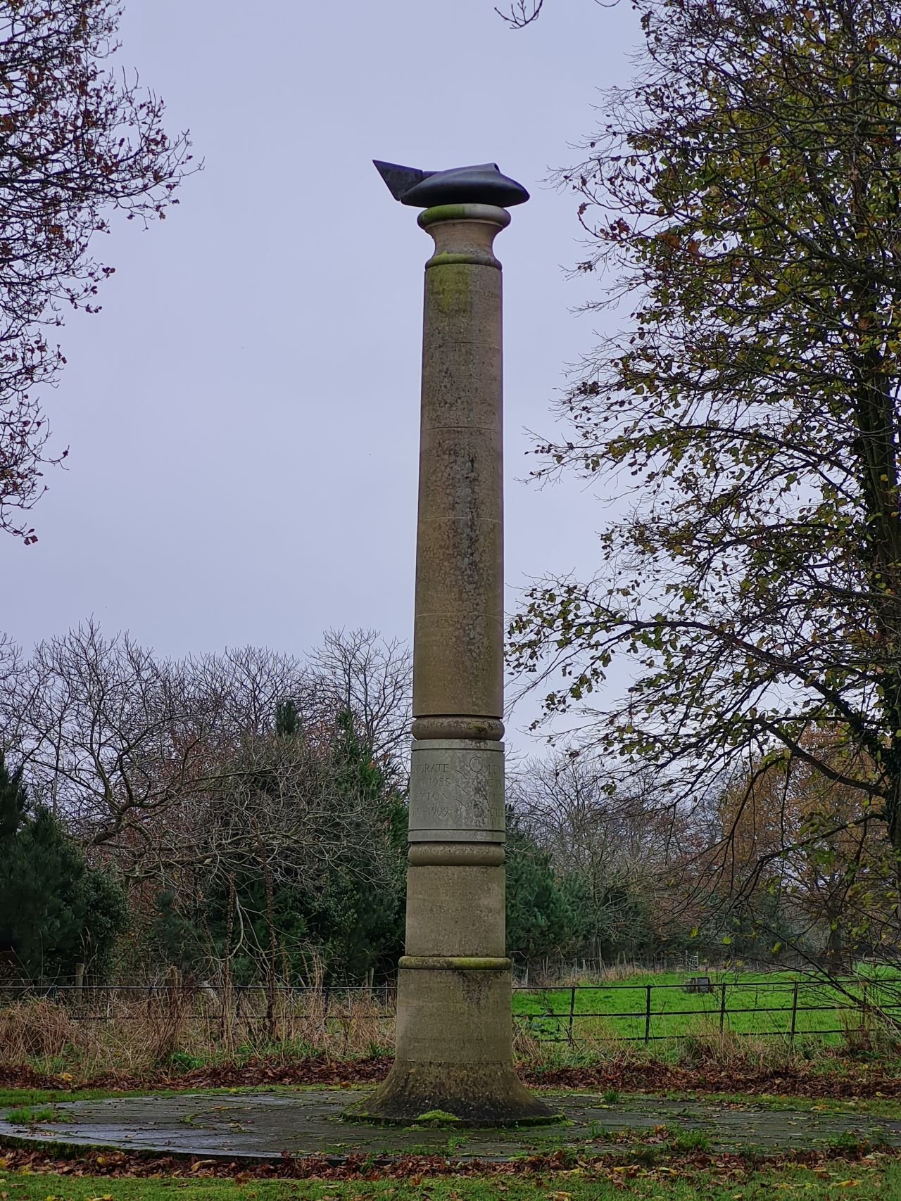 2024-11-30 03 Somerleyton Hovercraft Memorial.jpg