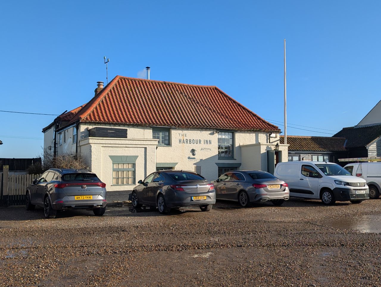 2025-11-26 04 Harbour Inn.jpg