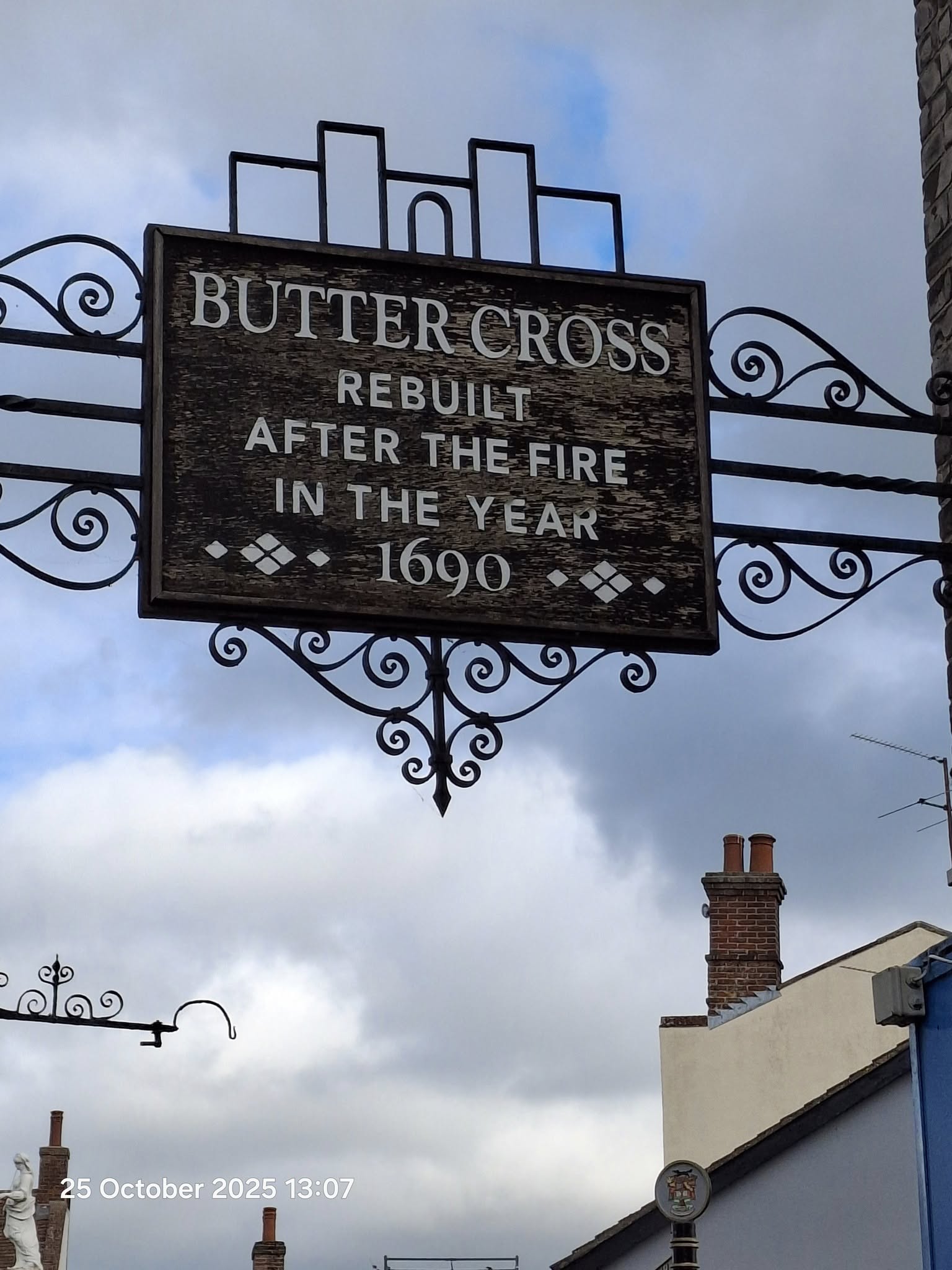 2025-10-25 20 Angles Way.jpg