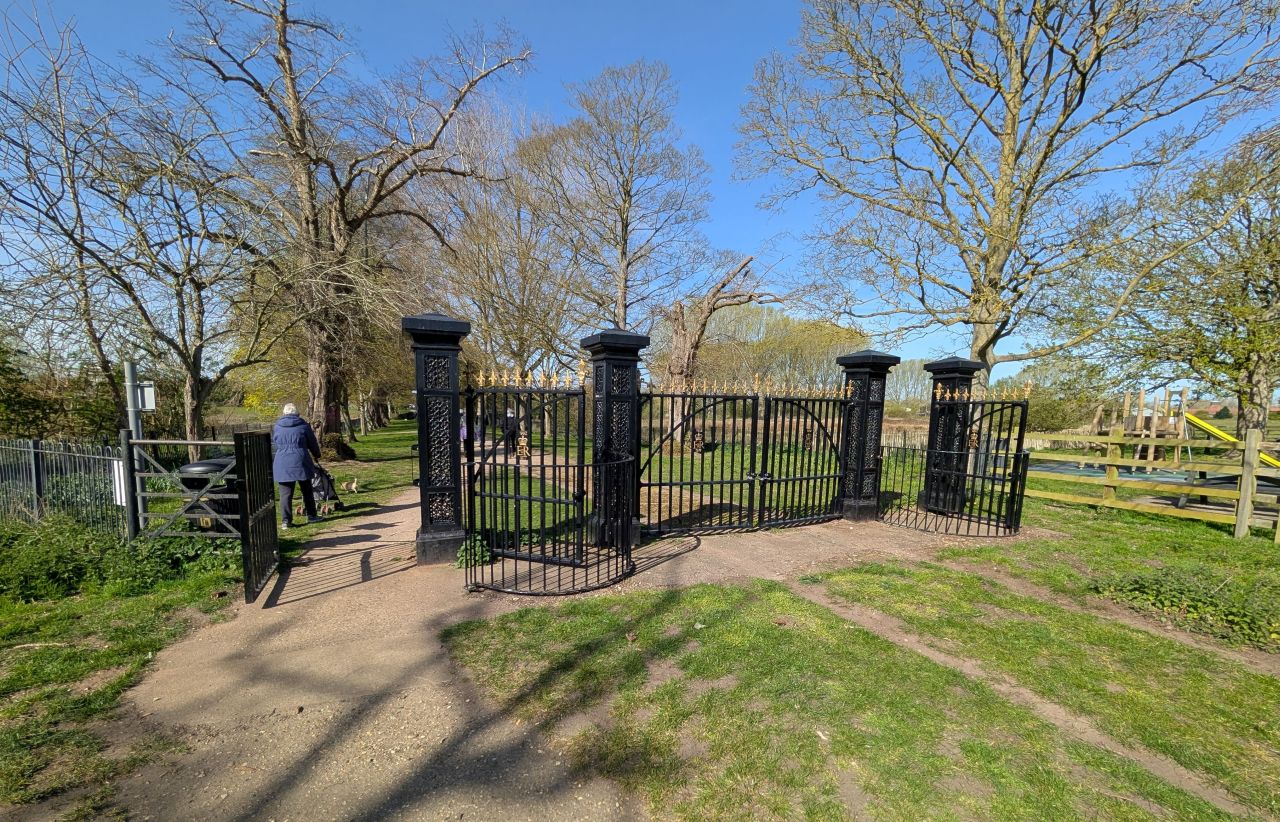 2026-04-10 01 Beccles River and Common.jpg