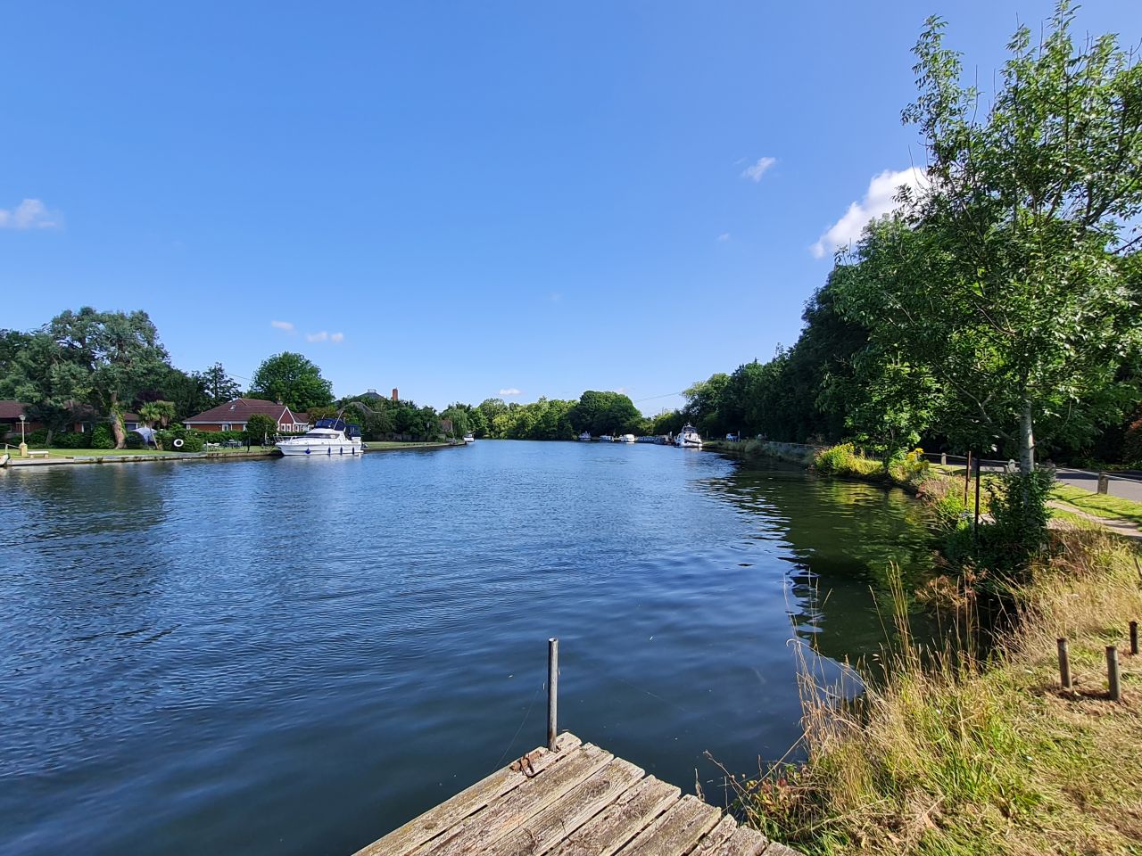 2024-07-27 16 Addlestone Chertsey Walton Thames Path.jpg