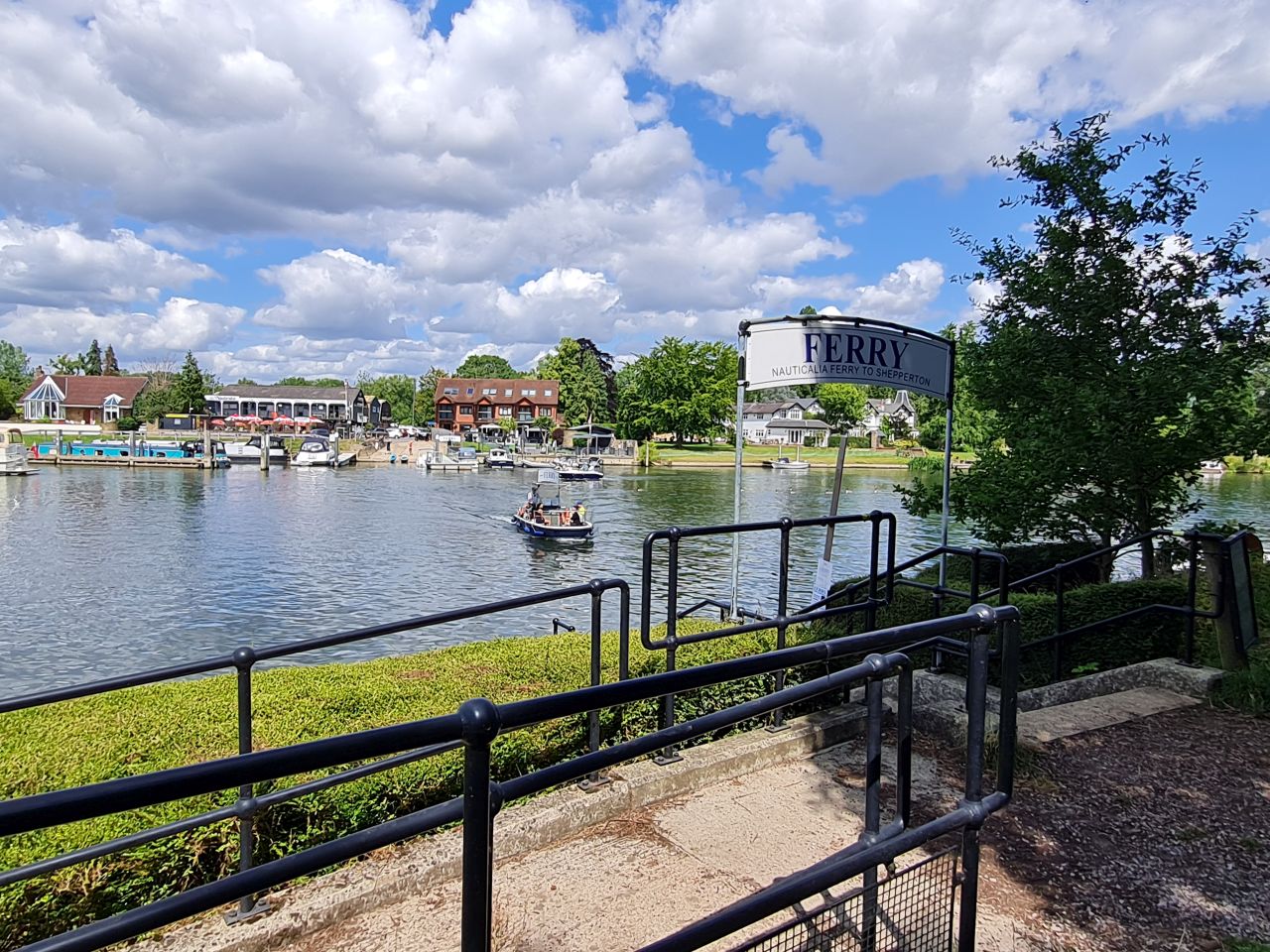 2024-07-27 36 Addlestone Chertsey Walton Thames Path.jpg