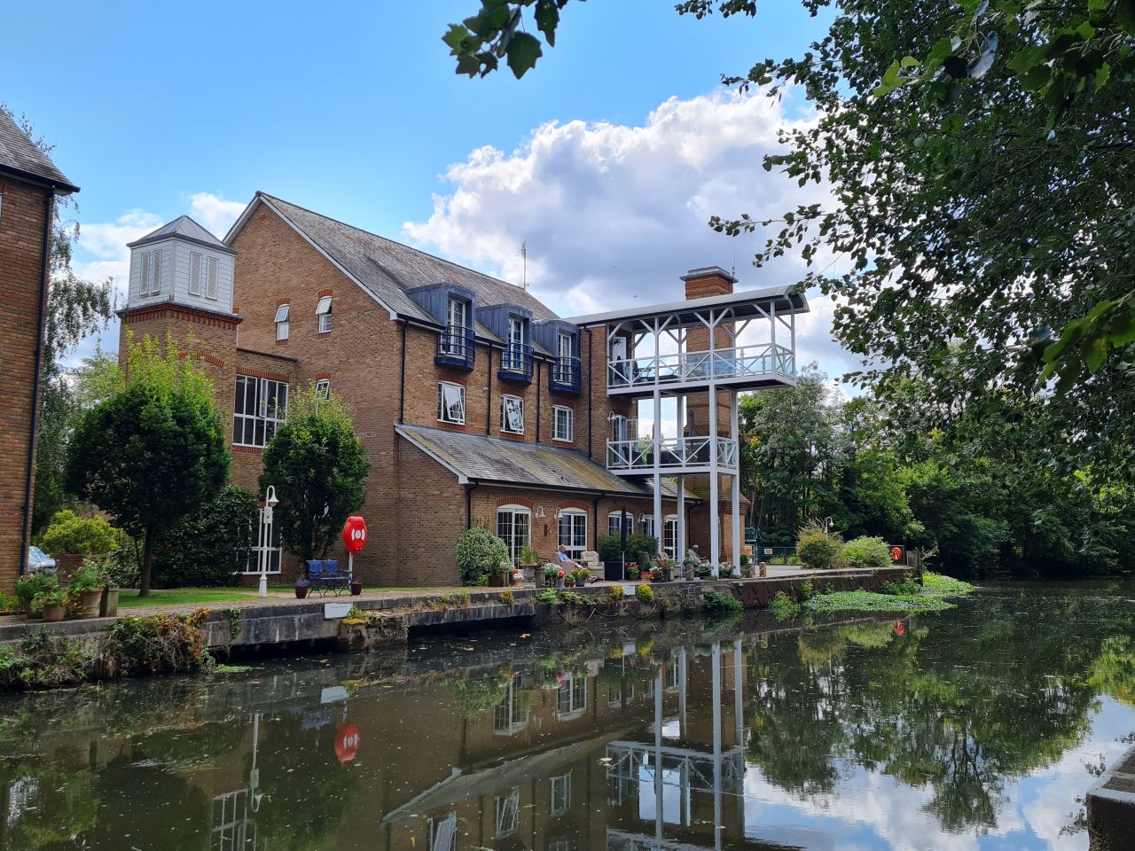 2024-07-27 43 Addlestone Chertsey Walton Thames Path.jpg