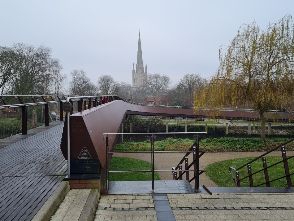 2021-12-14 09 Norwich Cathedral.jpg