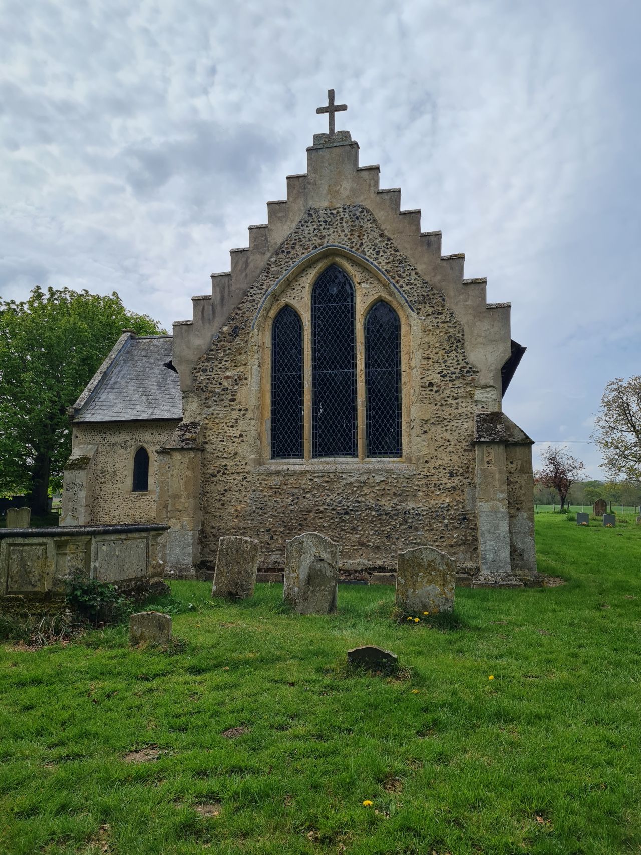 2025-04-19 11 Hunston Saint Michael.jpg