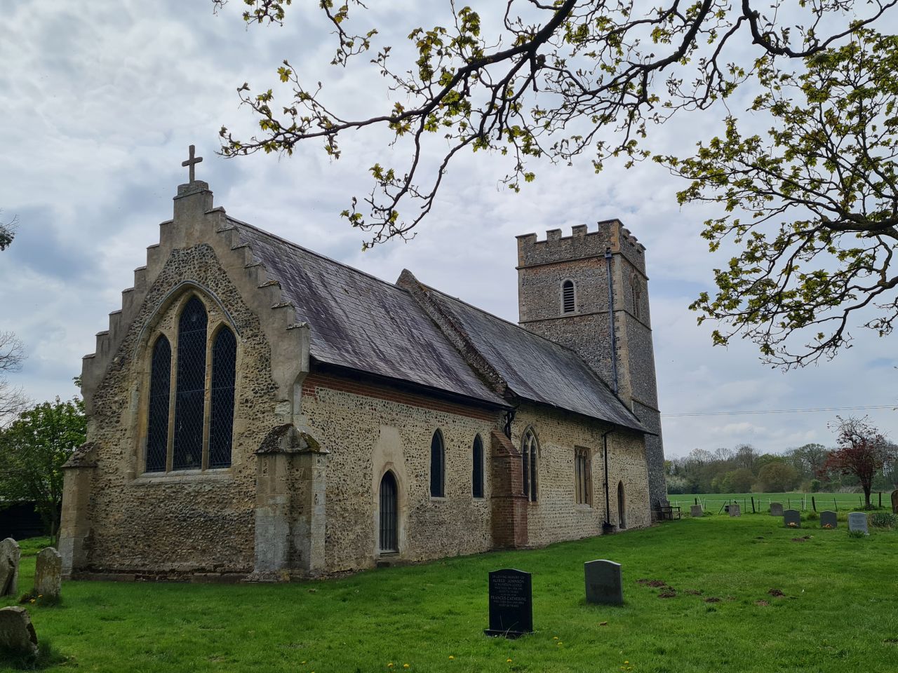 2025-04-19 12 Hunston Saint Michael.jpg