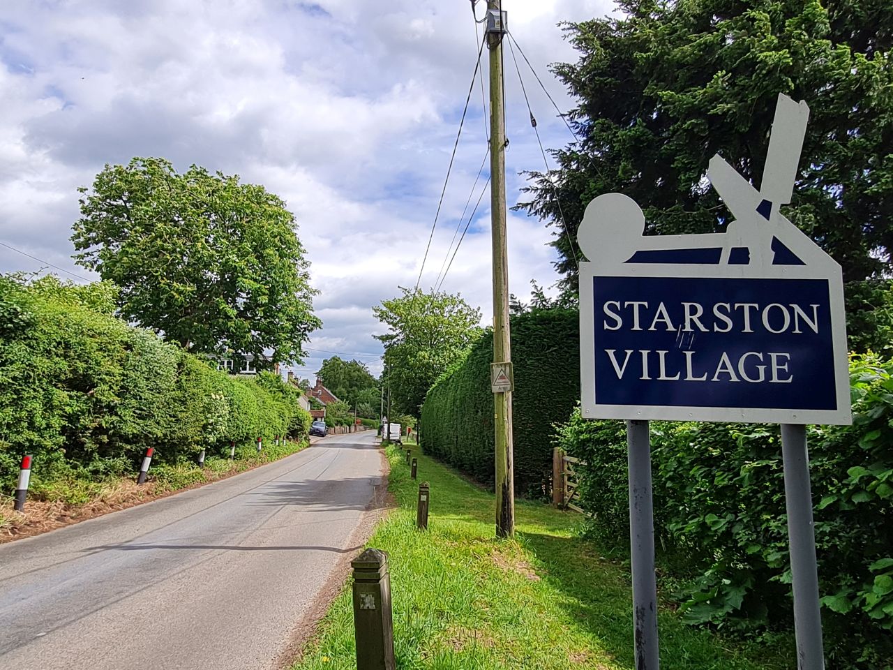 2025-05-29 44 Bus 81 Brockdish Rushall Starston Harleston.jpg